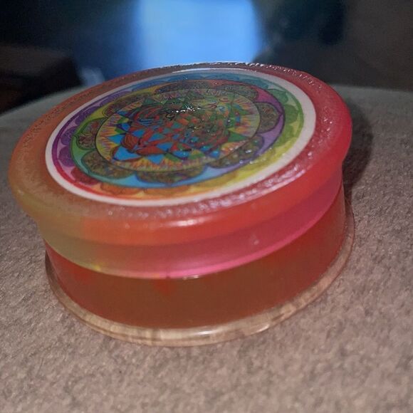 Handmade epoxy, resin glow-in-the-dark grinder - Picture 2 of 5